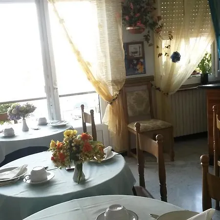 Solana Bed & Breakfast *